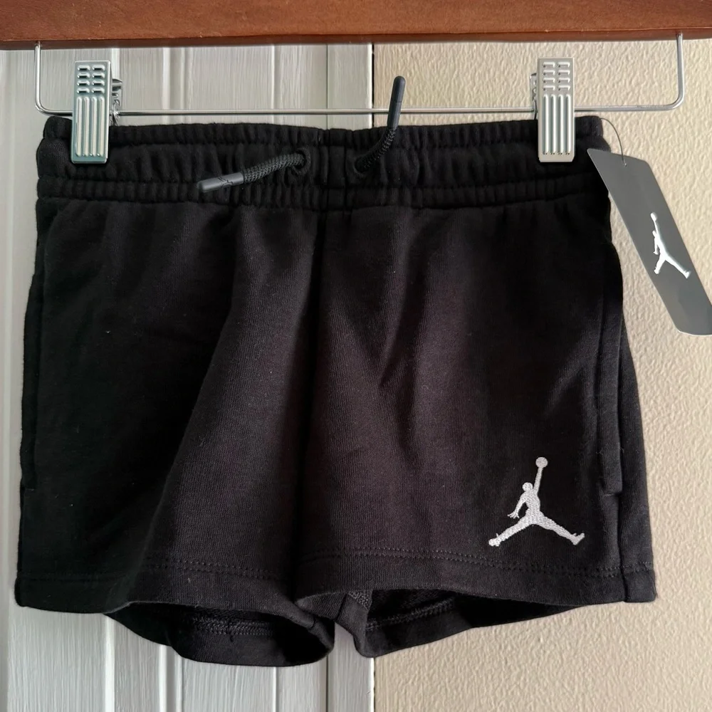 Jordan Kids Girls Essentials Athletic Shorts Black Size 6 NWT 35A771-023 - Picture 1 of 3